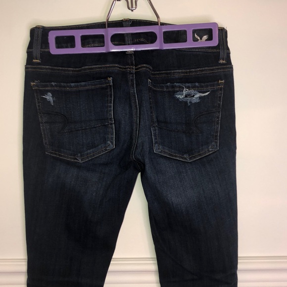 Dark blue American eagle ripped jeans (stretchy) - Picture 4 of 6
